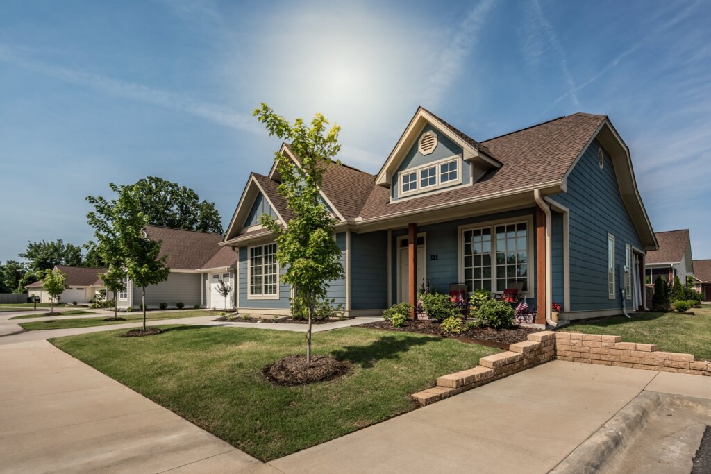 IL cottage ext 11